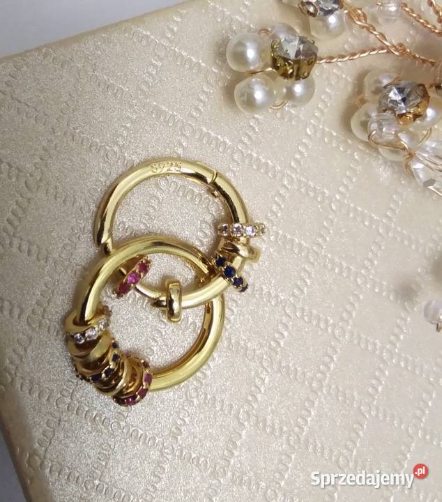 Kolczyki modułowe z charmsami w stylu Pandora