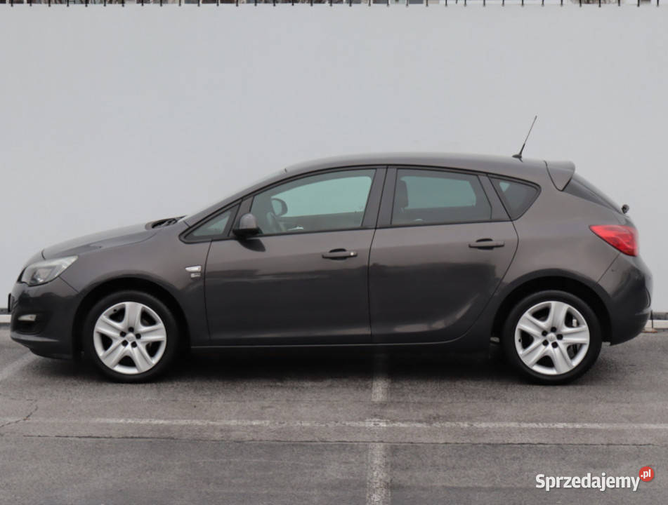 Opel Astra 14 T Rok produkcji 2013