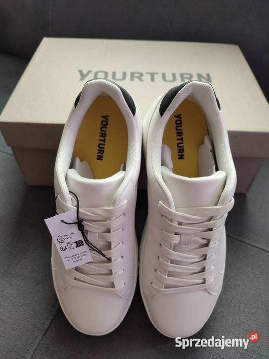 Nowe buty w kolorze białym Milicz