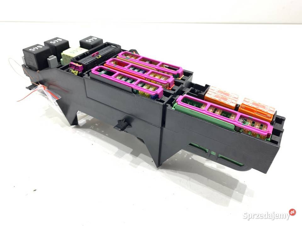 SKRZYNKA BEZPIECZNIKÓW AUDI A7 4G Hatchback 1018 podkarpackie