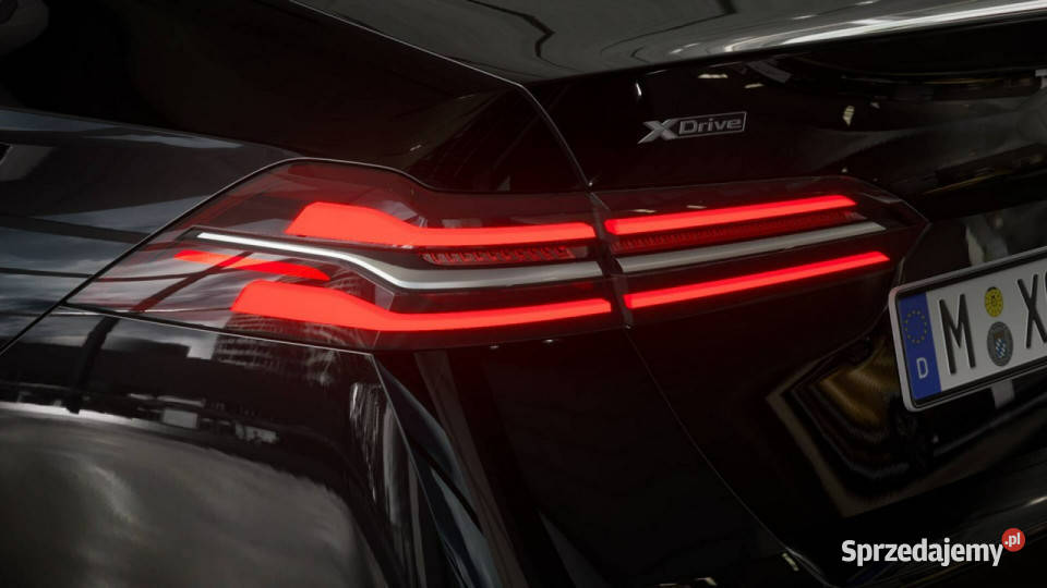BMW 550 550e xDrive Sedan DEMO G60 2023 światła do jazdy dziennej Łódź