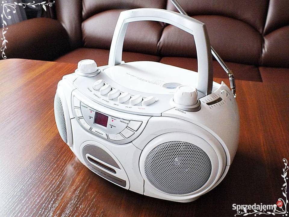 Śliczny BIAŁY radiomagnetofon kasetowy CD Odtwarzacze CD i MD Żary sprzedam