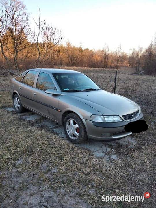 Opel Vectra B 18 16v na części gazem drzwi Sawin