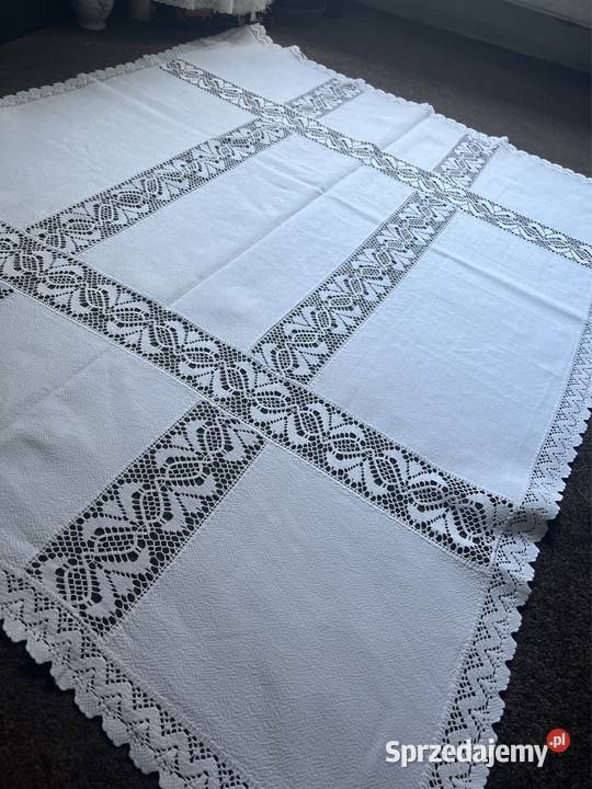 Obrus biały z koronkami Zabrze