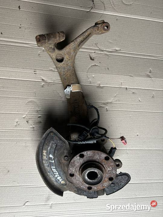 Zwrotnica lewy przód Passat b5 19tdi 110 Bydgoszcz