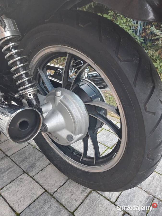 Klasyczna Yamaha z 1983r Trawniki