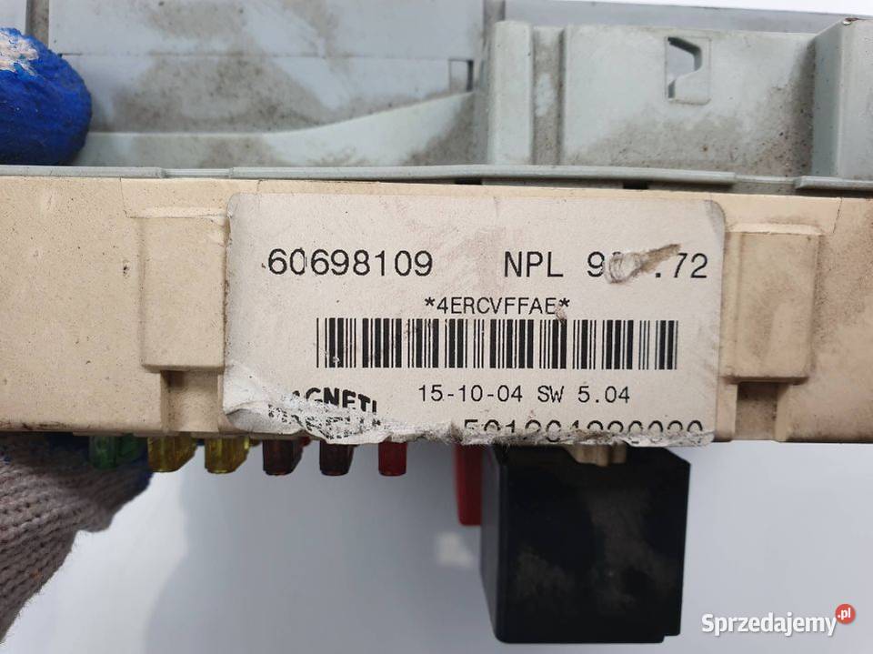 SKRZYNKA BEZPIECZNIKÓW ALFA ROMEO 147 60698109 Lipno