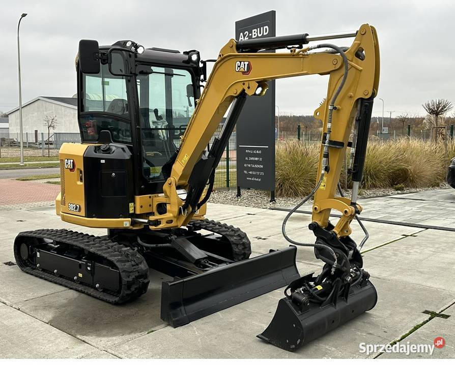 FABRYCZNIE NOWA MINIKOPARKA CATERPILLAR 3027 CR Tuliszków