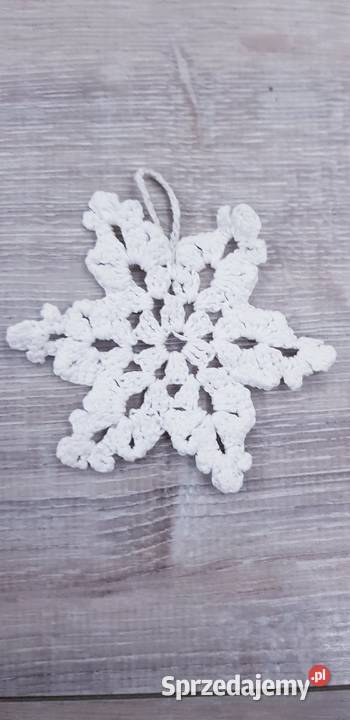 Zestaw starych szydełkowych ozdób na choinkę