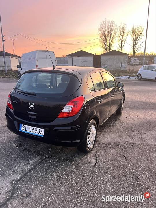 Opel Corsa 2013r Klimatyzacja śląskie Knurów sprzedam