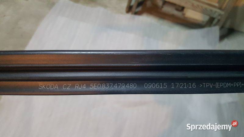 Octavia III listwa zgarniajaca 5E0837479480 osobowe Tarnów