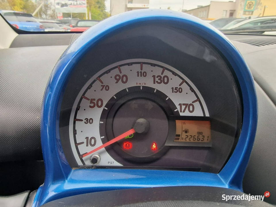 Citroen C1 10 Benzyna 68 Dwa Klucze Lakier lakier metallic Słupsk sprzedam