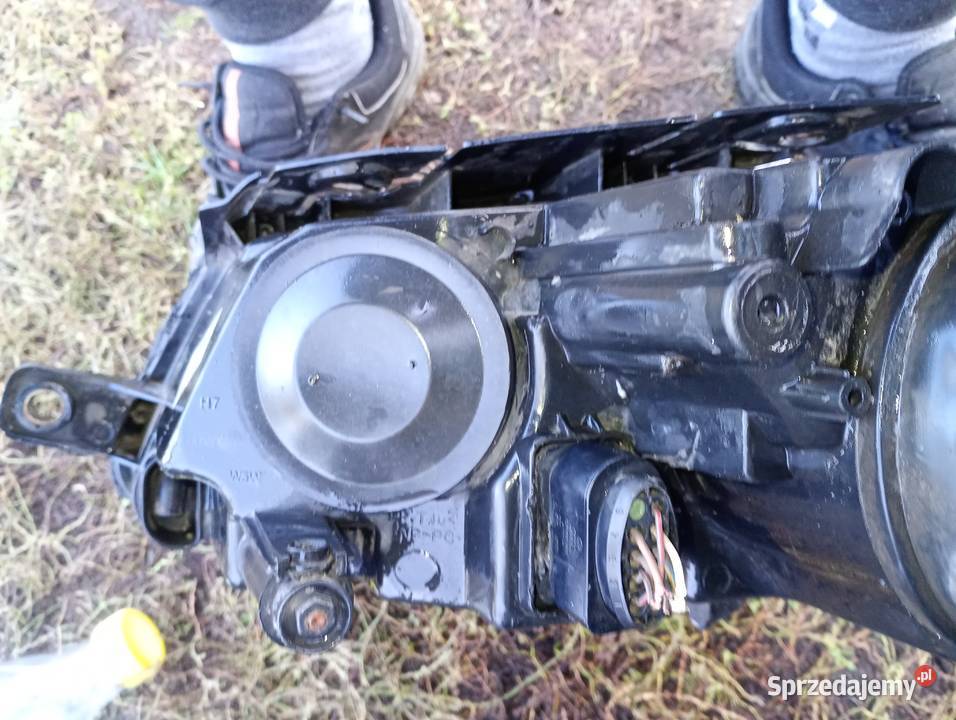 2 lampy passat b6 Jedna Valeo drugą chińczyk osobowe Wrocław