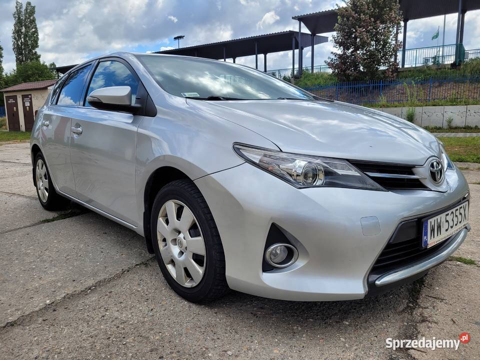 Toyota Auris II hatchback 16 Benzyna 132