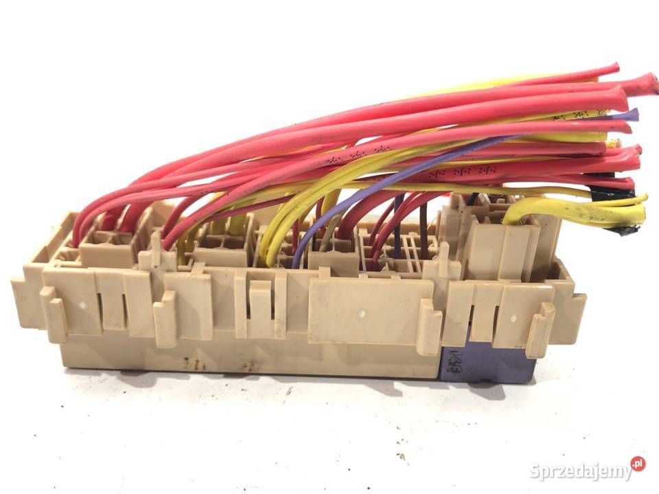 SKRZYNKA BEZPIECZNIKÓW RENAULT CLIO III sprzedam