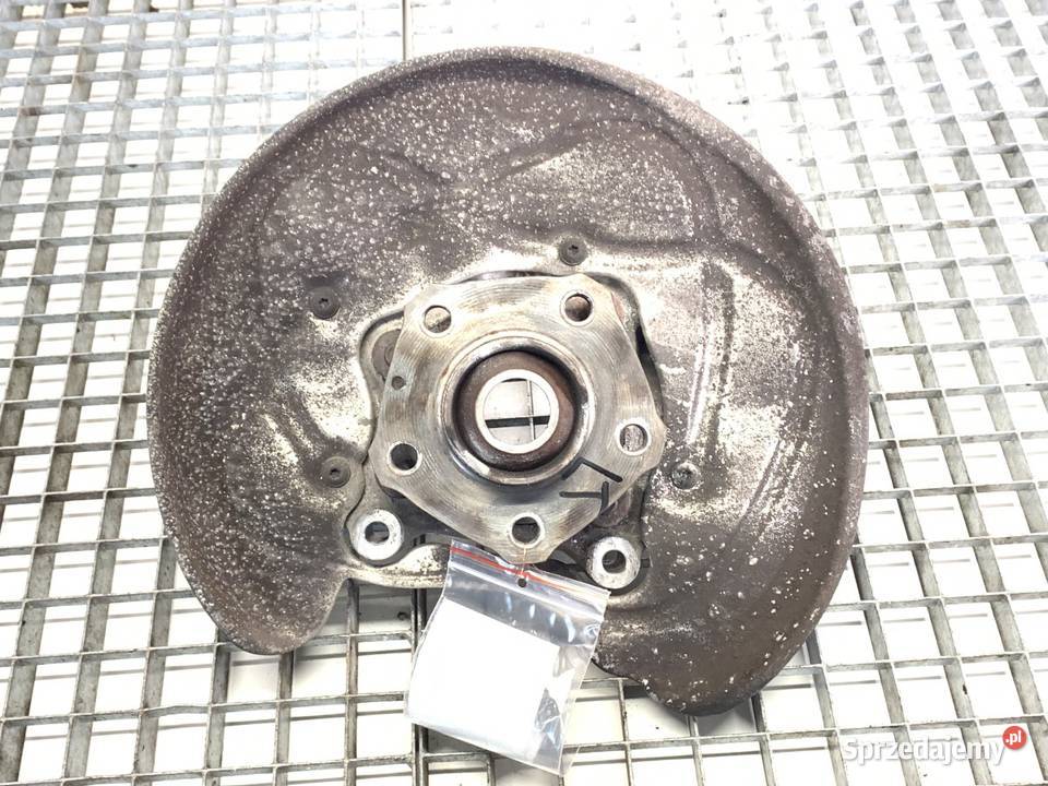 PIASTA ZWROTNICA LEWY TYŁ AUDI Q5 FY SUV