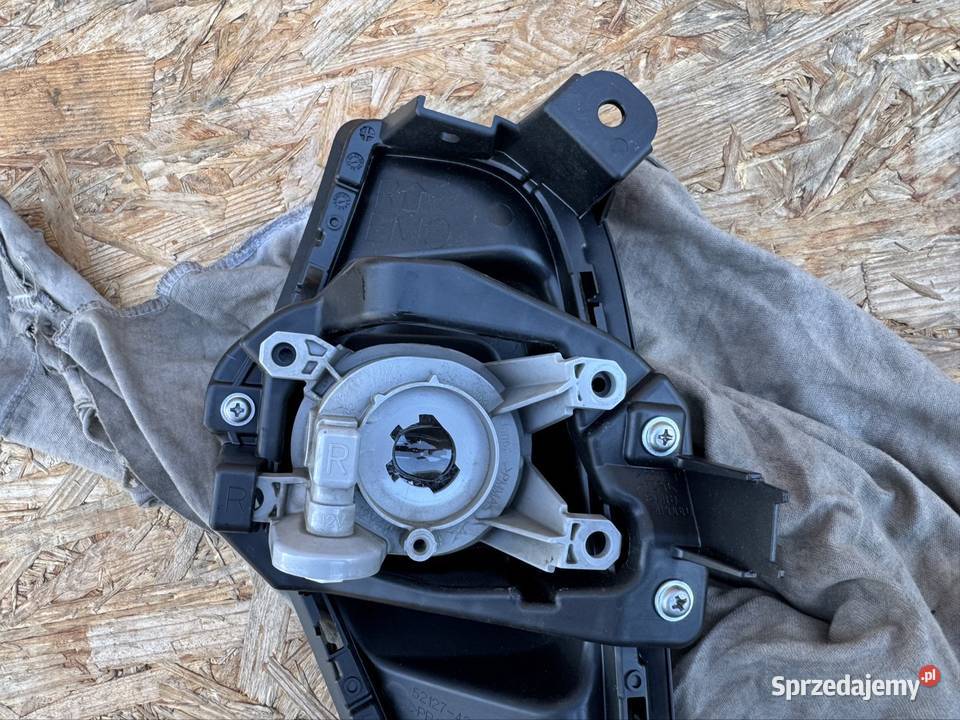 Kratka zderzaka przód prawa halogen Toyota rav4 wielkopolskie