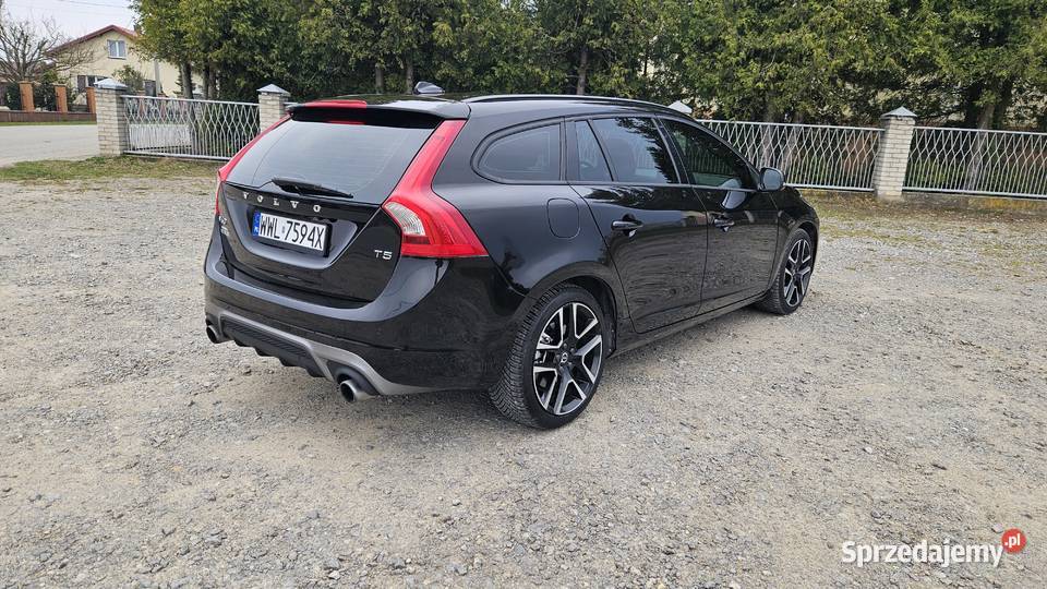 Volvo v60 T5 RDesigne bogata stan benzyna Marki