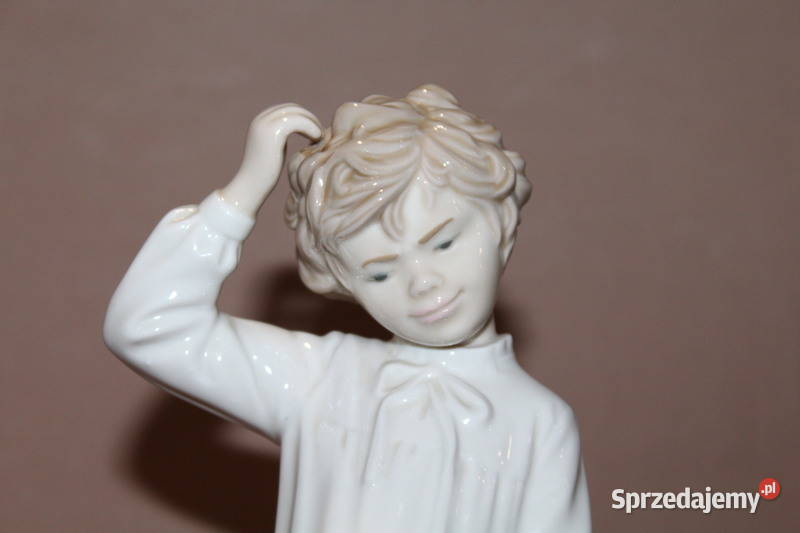 Figurka chłopca z kocem NAO Lladro 899 FiaF Szczecin