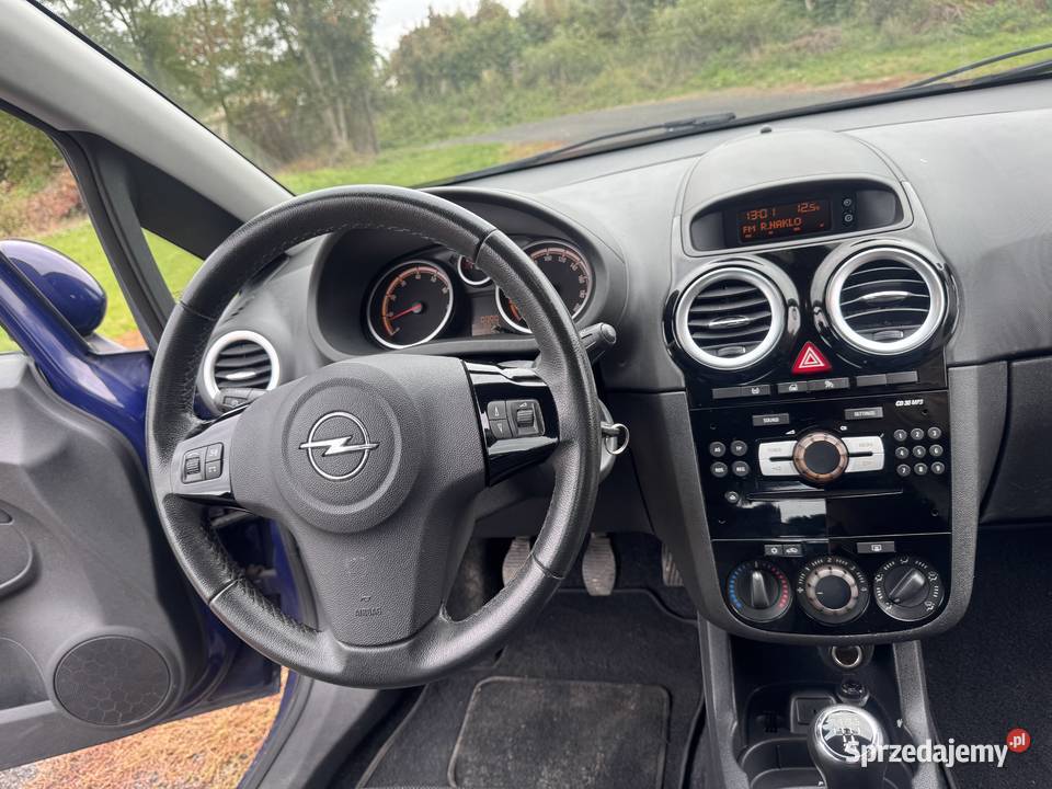 Opel Corsa D 12 benzyna bogate wyposażenie Corsa Żnin