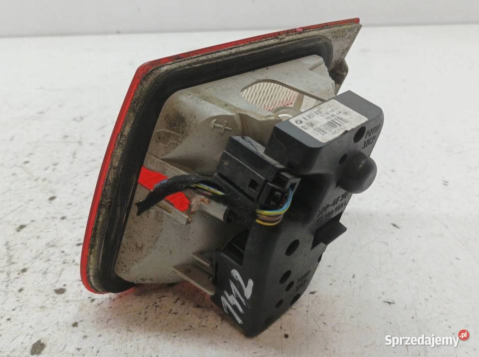 LAMPA TYŁ W KLAPĘ LEWA TOURING Bmw Seria 3 IV Lampy tylne świętokrzyskie sprzedam