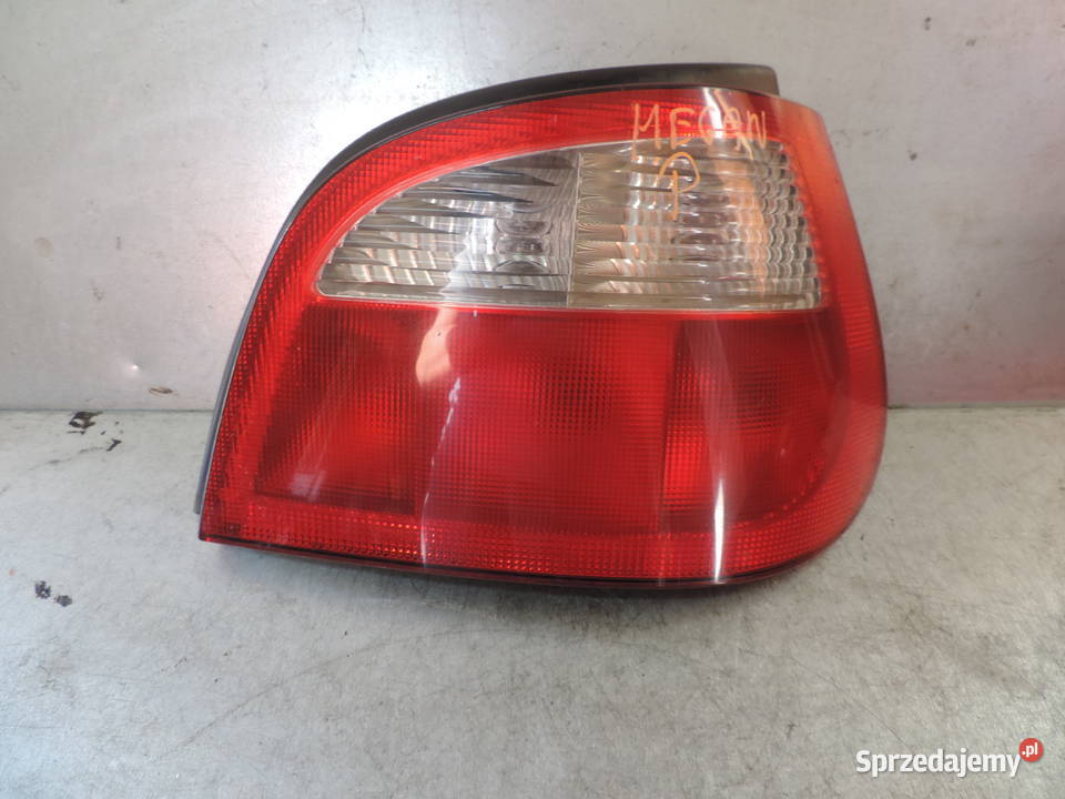 LAMPA PRAWY TYŁ RENAULT MEGANE 1 HB LIFT Oświetlenie sprzedam