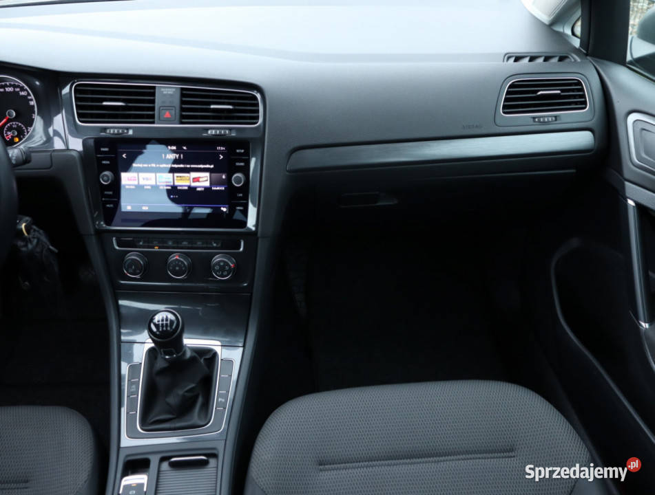 VW Golf 15 TSI sprzedam