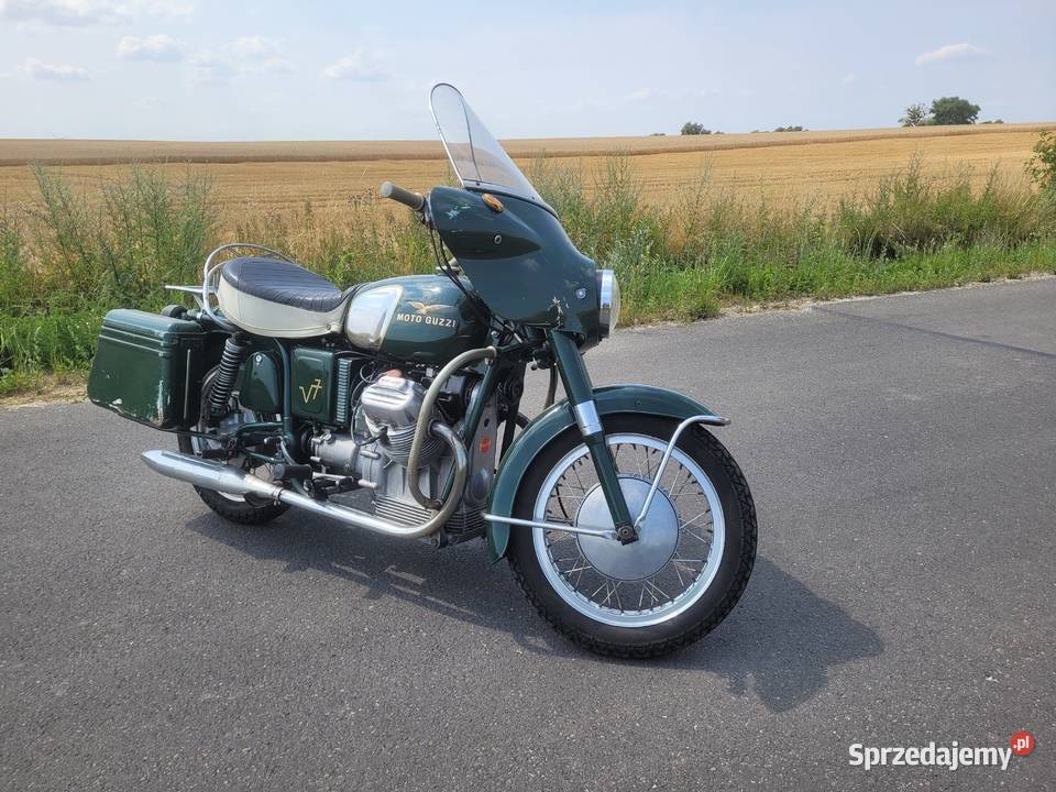 MOTO GUZZI V7