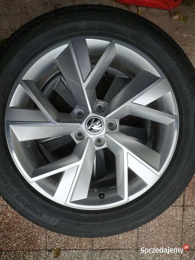 Oryginale felgi Skoda Triglav 19 opony letnie Bytów