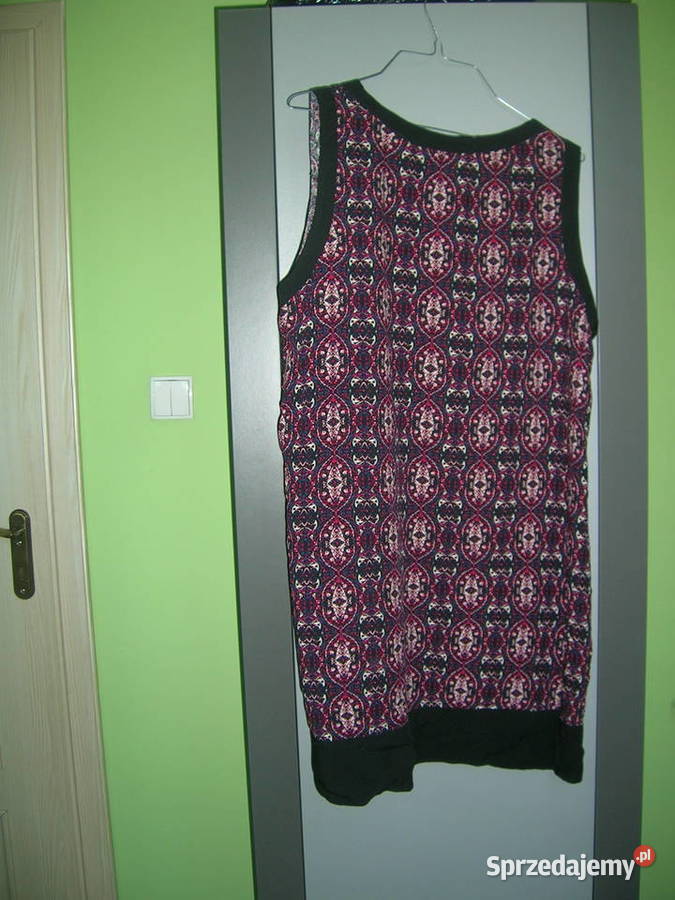 Sukienka Apricot 35 czerwony Czarna