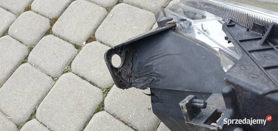 LAMPA PRAWA PRZÓD FIAT GRANDE PUNTO wysyłka prawe Lampy przednie wielkopolskie Pobiedziska