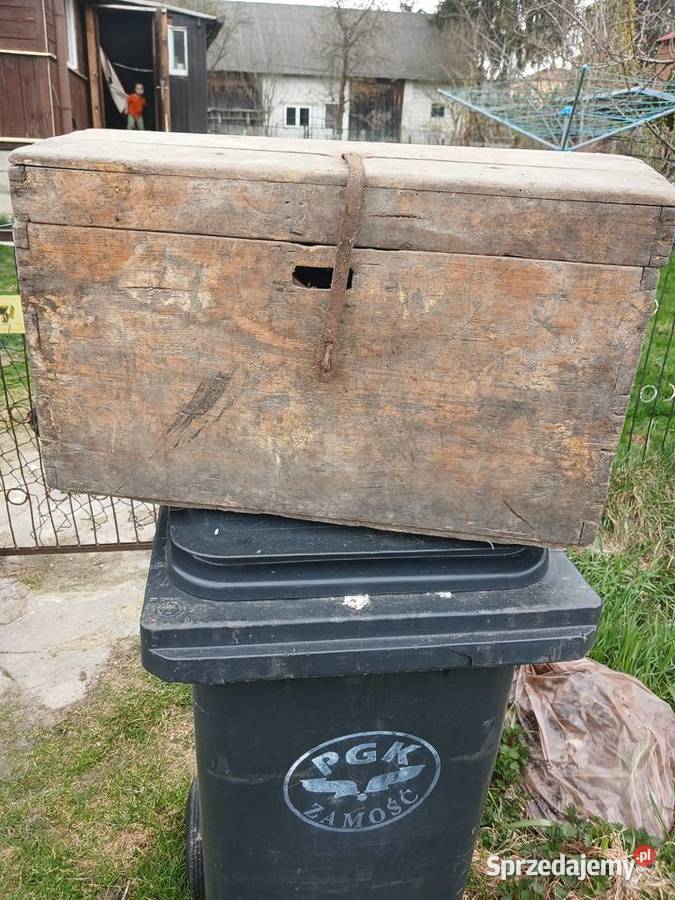 Kufer przedwojenny Pozostałe Sąsiadka