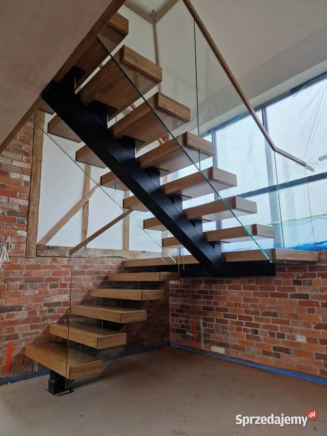 schody jednobelkowe półkowe balustrady szklane Tokarnia