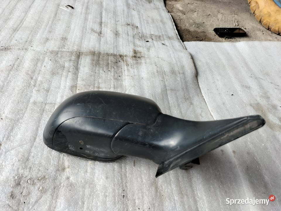 LUSTERKO PRAWE AUDI A4 B5 A4B5 012319 osobowe Kamień-Kolonia