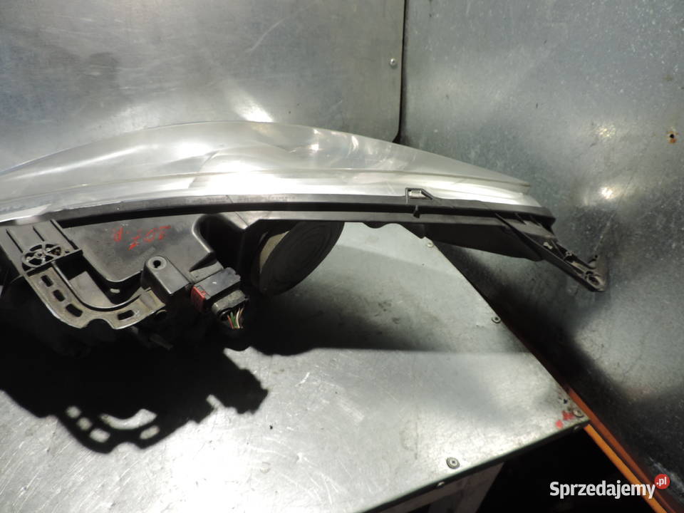 LAMPA PRAWY PRZÓD PRZEDNIA PEUGEOT 207 FL Nowy Sącz