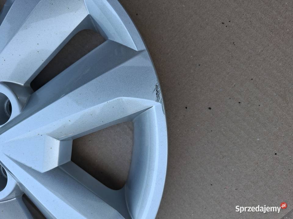 Sprzedam 2 oryginalne kołpaki Dacia 15 srebrne Nowa Sól