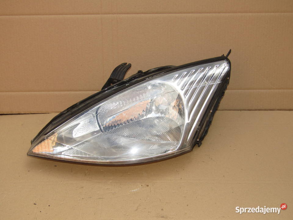 LAMPA PRZEDNIA LEWAPRAWA FORD FOCUS