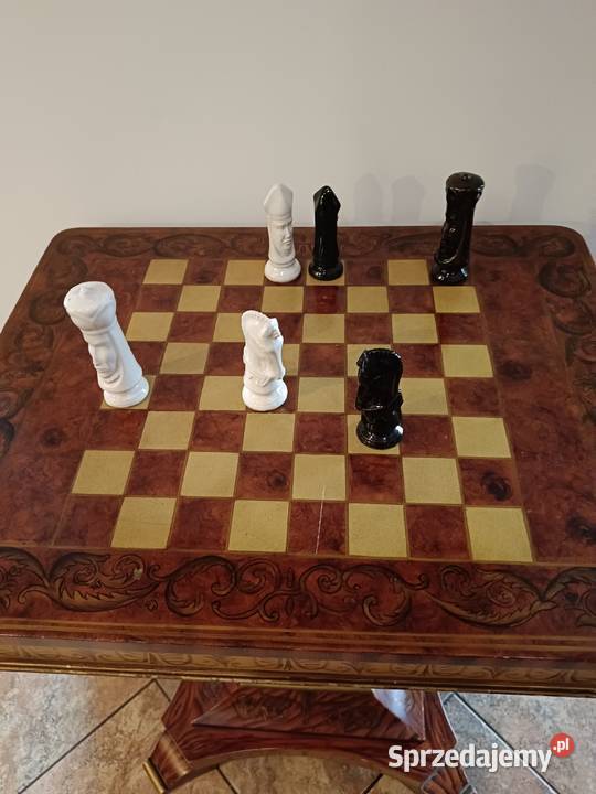 Stolik inspirowany stylem Wiktoriańskim Lipno