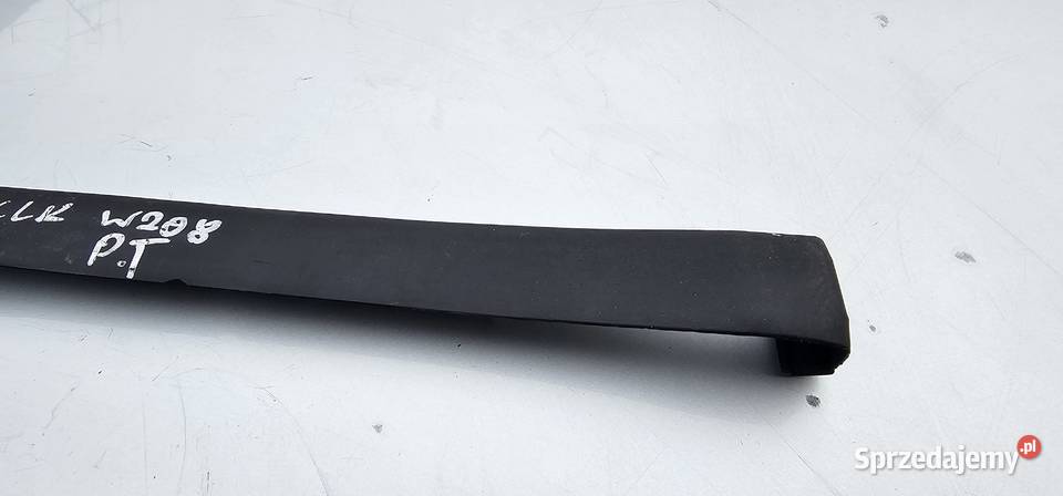 Listwa błotnika prawy tył mercedes w208 Zbąszyń