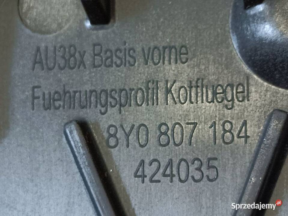 AUDI A3 S3 ŚLIZG ZDERZAKA PRAWY PRZÓD 8Y0807183 Pozostałe Pleszew