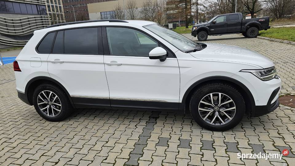 VW Tiguan 2021 FL bezwypadkowy Salon Polska immobilizer Kraków sprzedam