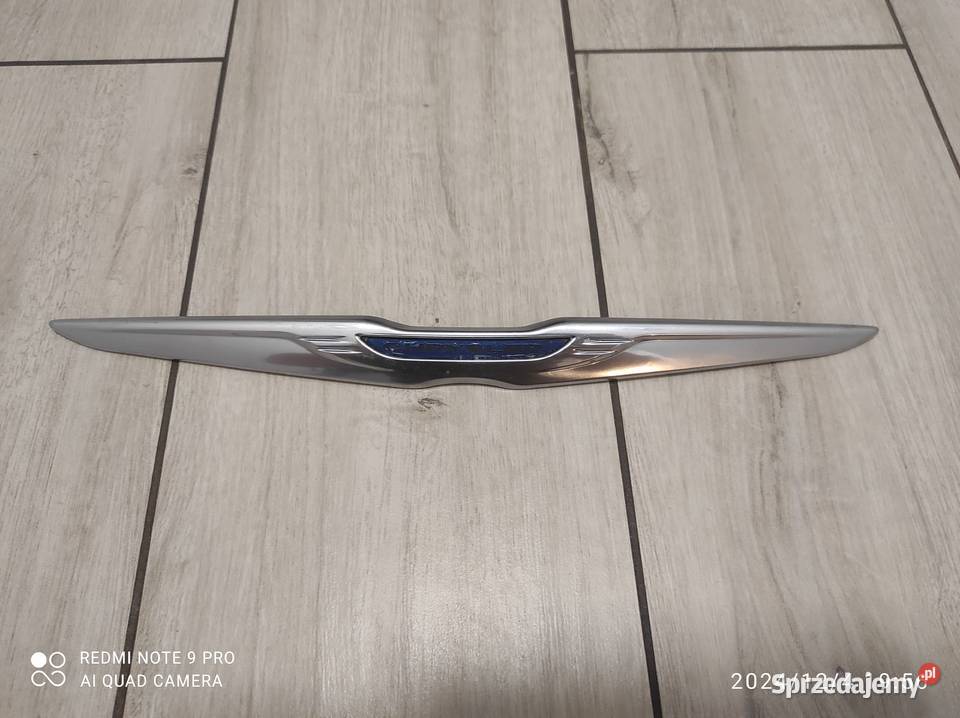 Emblemat klapy tylnej chrysler 200 osobowe Pozostałe Wysokie Mazowieckie