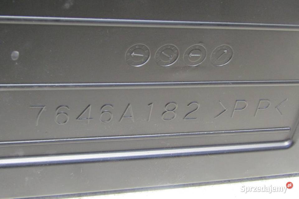 PODŁOGA WYKŁADZINA BAGAŻNIKA TYLNA MITSUBISHI sprzedam