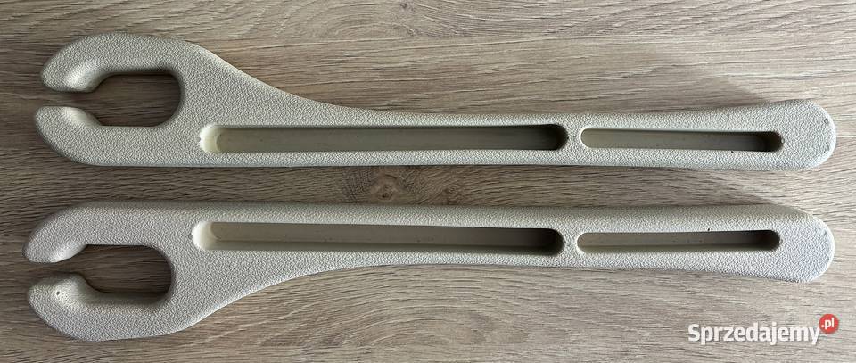 Wypełniacz szczelin między fotelem a konsolą w Szczecin