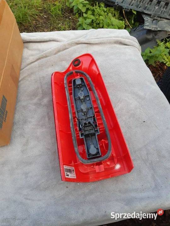 Lampa tylna prawa Renault Master II 7700352703 sprzedam