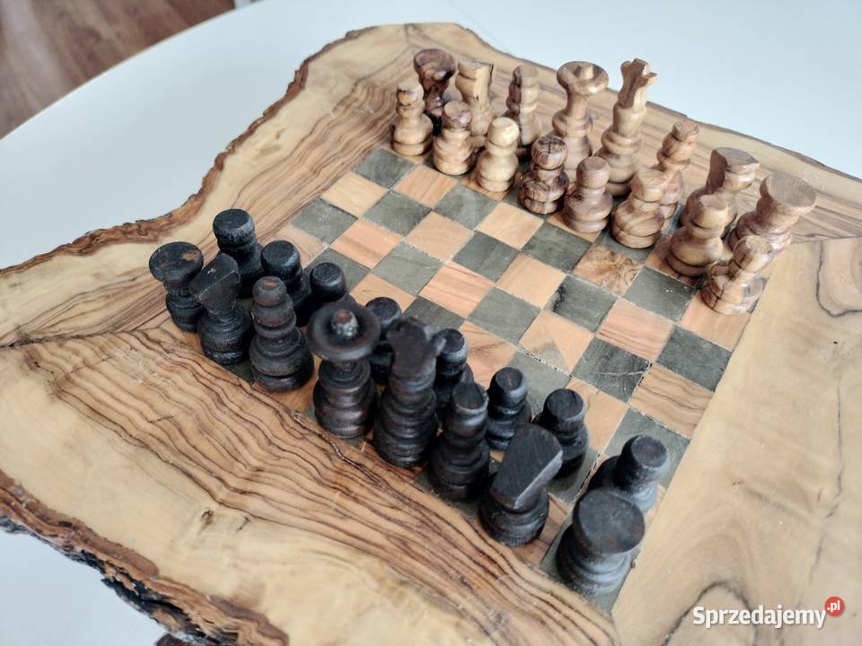 Szachy z drewna oliwnego
