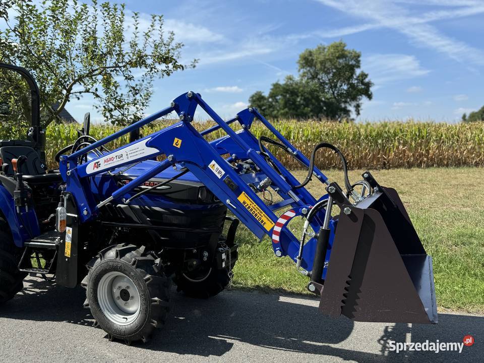 TUR ŁADOWACZ DO FARMTRAC nieuszkodzony