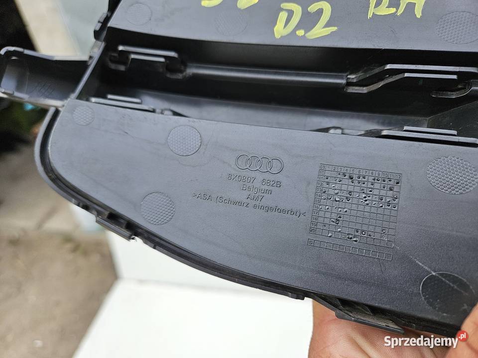 AUDI A1 8X0 KRATKA PRAWA ZDERZAKA PRZÓD Atrapy Międzychód