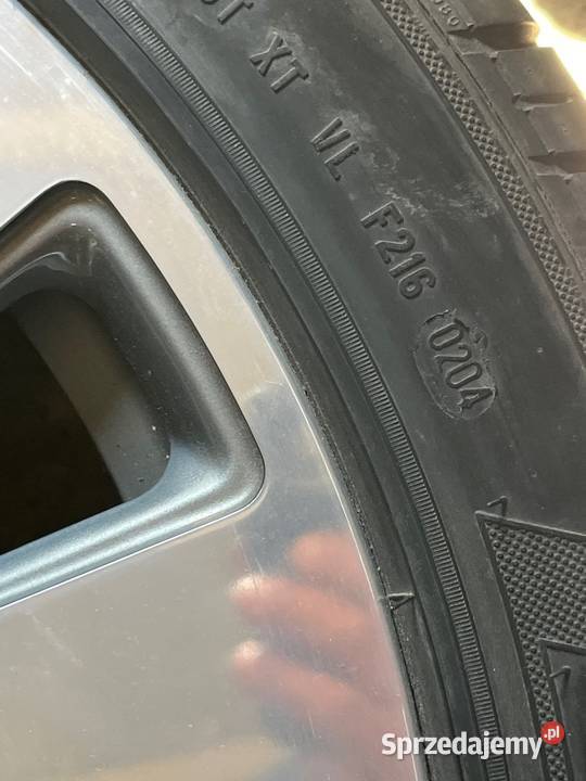 Flaga i opona z zapasu Audi A8 4E0601025N 2004