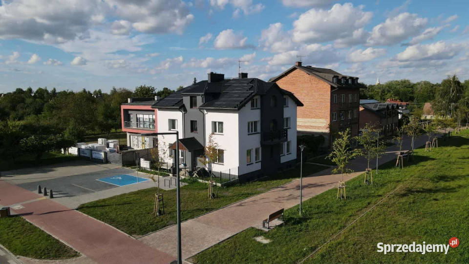 Dom wolnostojący 300m2 Zduńska Wola do wykończenia